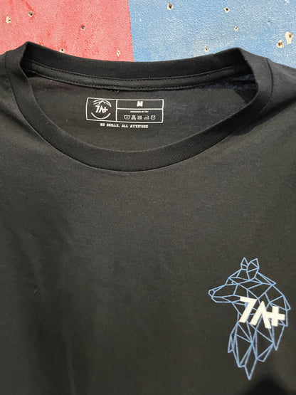 Etiqueta interior, camiseta the wolves.