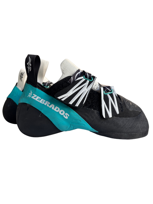 PIES DE GATO ZEBRADOS